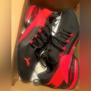 New Men’s Puma Axelion Break Shoes Red and Black Size 13